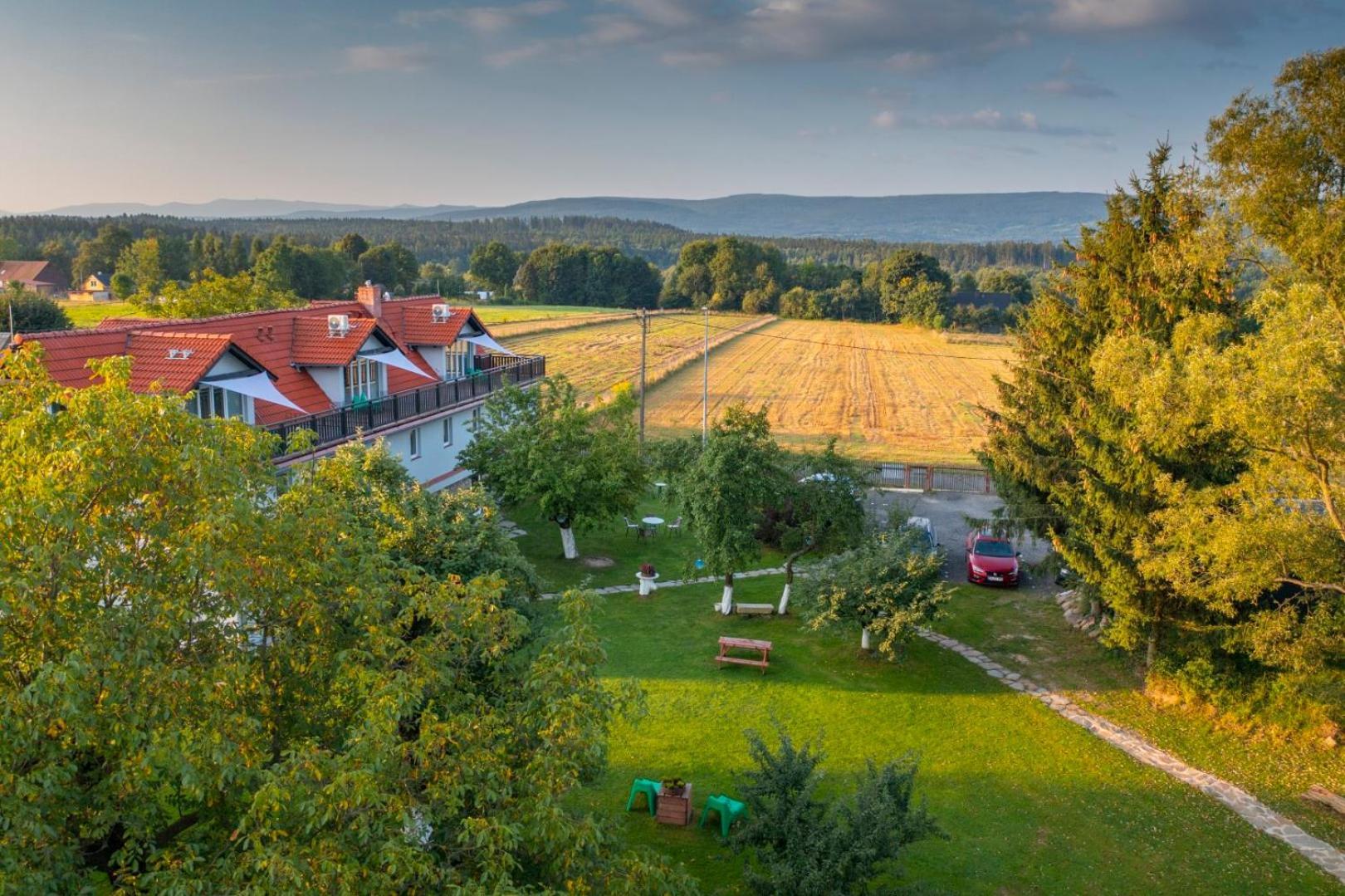 Gajowka  Dom W Domu - Izera Glamping Bed & Breakfast エクステリア 写真